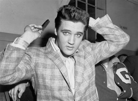 why elvis never traveled